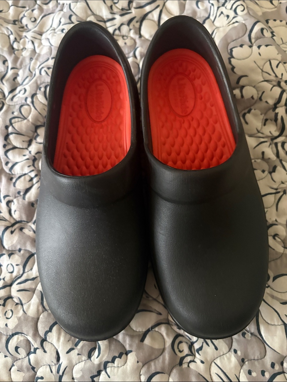 CROCS women’s Black Slip- On work Clogs. Literate